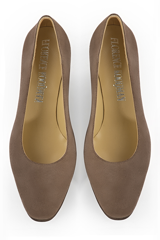 Chocolate brown women's dress pumps, with a round neckline. Round toe. Medium wedge heels. Top view - Florence KOOIJMAN